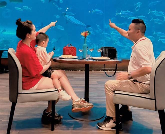 Lên chức mẹ 2 con, Võ Hạ Trâm được chồng Ấn Độ cưng chiều, bế bụng bầu đưa ái nữ đi du lịch hè khắp nơi-7