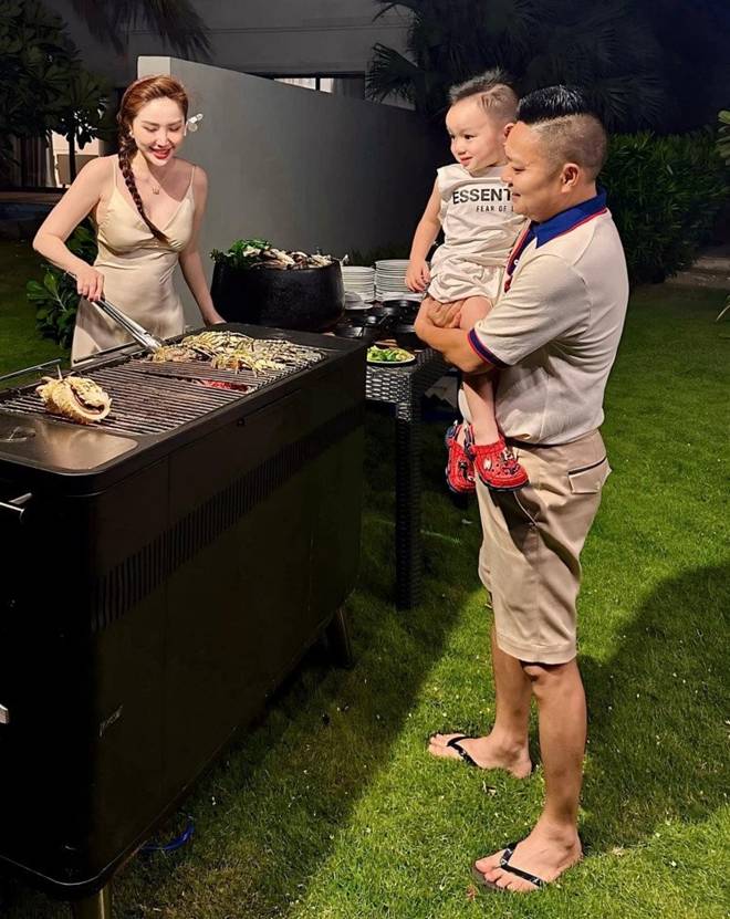 Lên chức mẹ 2 con, Võ Hạ Trâm được chồng Ấn Độ cưng chiều, bế bụng bầu đưa ái nữ đi du lịch hè khắp nơi-8