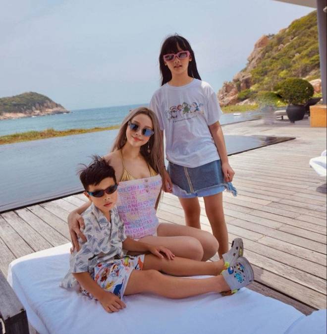 Lên chức mẹ 2 con, Võ Hạ Trâm được chồng Ấn Độ cưng chiều, bế bụng bầu đưa ái nữ đi du lịch hè khắp nơi-11