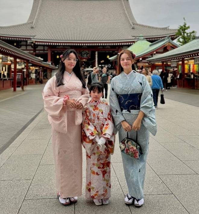 Lên chức mẹ 2 con, Võ Hạ Trâm được chồng Ấn Độ cưng chiều, bế bụng bầu đưa ái nữ đi du lịch hè khắp nơi-12