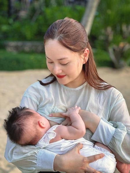 Lan Phương hút sữa trữ khắp 3 miền Bắc Trung Nam, vừa sinh con với chồng Tây được 3 tháng đã đi xa-1