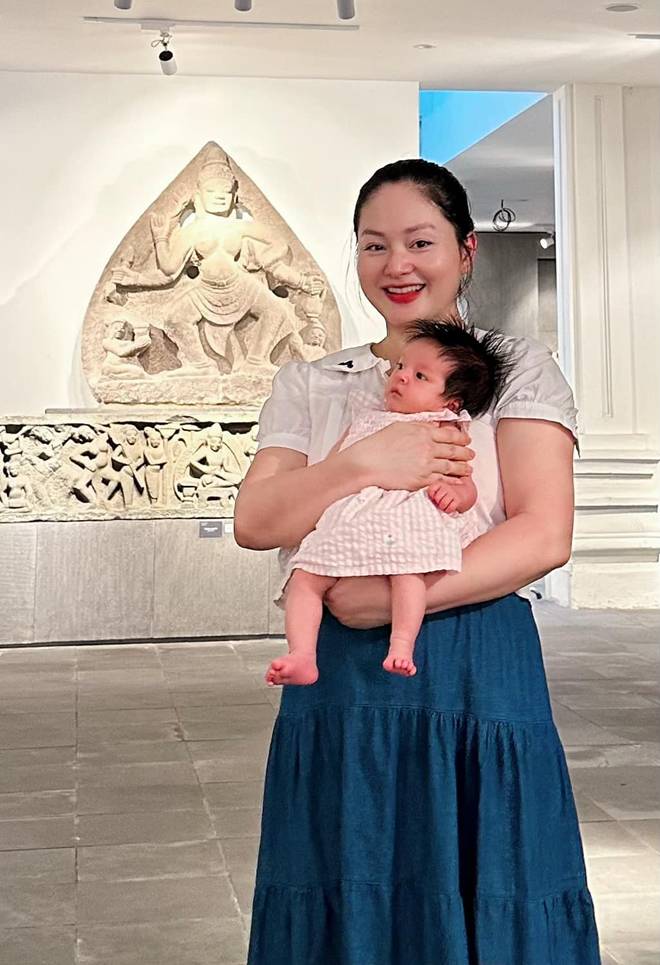 Lan Phương hút sữa trữ khắp 3 miền Bắc Trung Nam, vừa sinh con với chồng Tây được 3 tháng đã đi xa-8