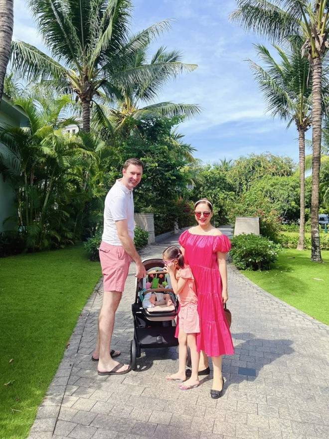 Lan Phương hút sữa trữ khắp 3 miền Bắc Trung Nam, vừa sinh con với chồng Tây được 3 tháng đã đi xa-10