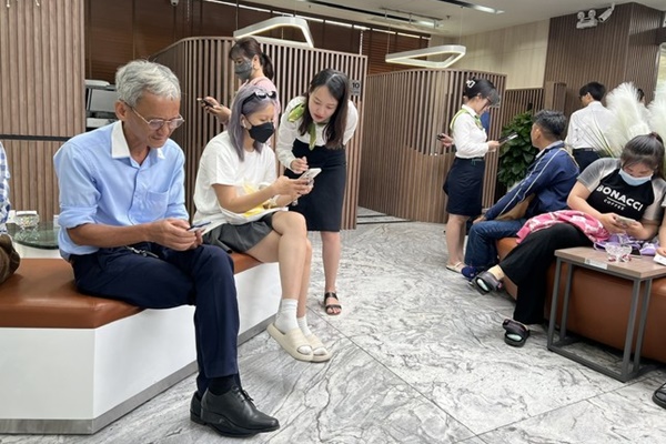 Thức cả đêm xác thực sinh trắc học bất thành, bị từ chối vì phẫu thuật thẩm mỹ-1