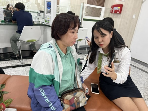 Thức cả đêm xác thực sinh trắc học bất thành, bị từ chối vì phẫu thuật thẩm mỹ-2