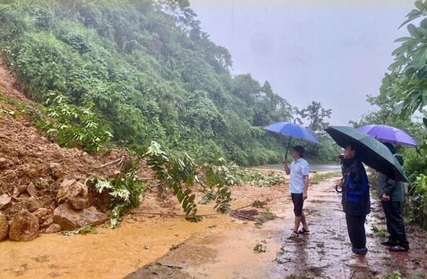 Mưa lớn gây ngập lụt và sạt lở nhiều nơi tại Hà Giang-3