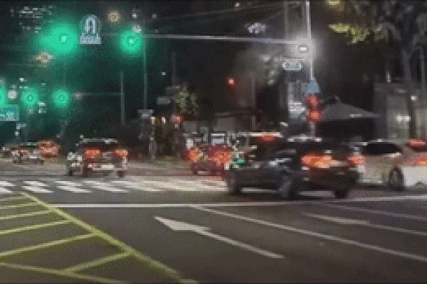 Tài xế 68 tuổi điều khiển ô tô lao vào người trên phố, gây tai nạn thảm khốc