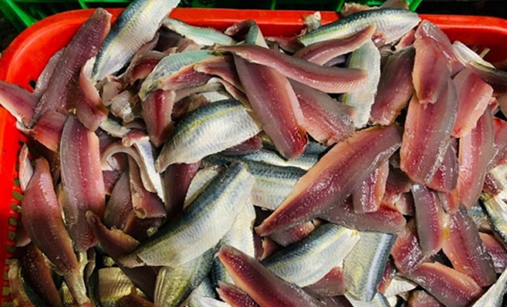 Cách làm chả cuốn cá trích Phan Thiết giòn thơm-3