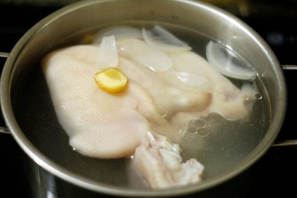 Cách làm gỏi tai heo ngó sen cực ngon tại nhà-1