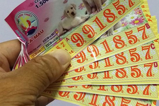 Trúng xổ số 800 cây vàng, người đàn ông liền bỏ vợ con để thoải mái ăn chơi, chỉ sau 1 năm báo ứng ập đến