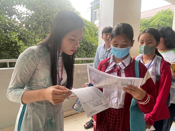 Gần 4.300 thí sinh tranh suất vào lớp 6 trường nóng nhất TP.HCM-2