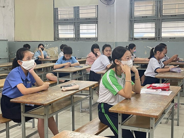 Gần 4.300 thí sinh tranh suất vào lớp 6 trường nóng nhất TP.HCM-3