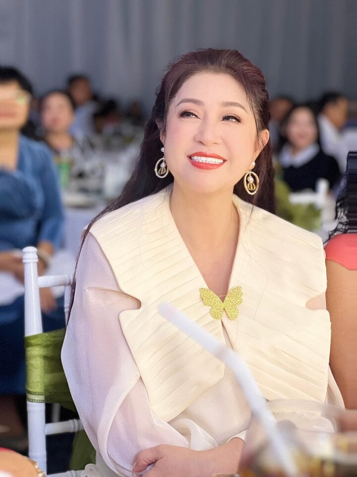 Người yêu đầu tiên của vua cải lương Kim Tử Long giờ ra sao?-11