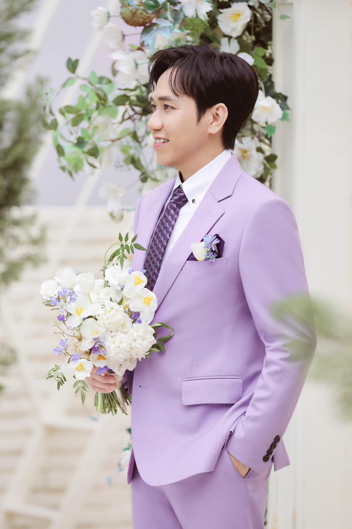 Ảnh cưới ngọt ngào của diễn viên Anh Đức và bạn gái kém 12 tuổi xinh như hoa hậu-5