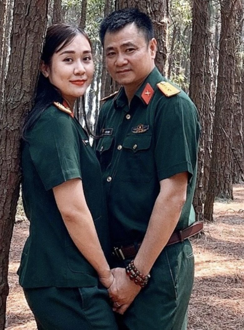 Bà xã Đại úy xinh đẹp của NSND Tự Long khoe ban công xanh mướt-2