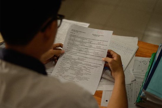 'Con xin lỗi vì đã thi trượt lớp 10, con thật kém cỏi'