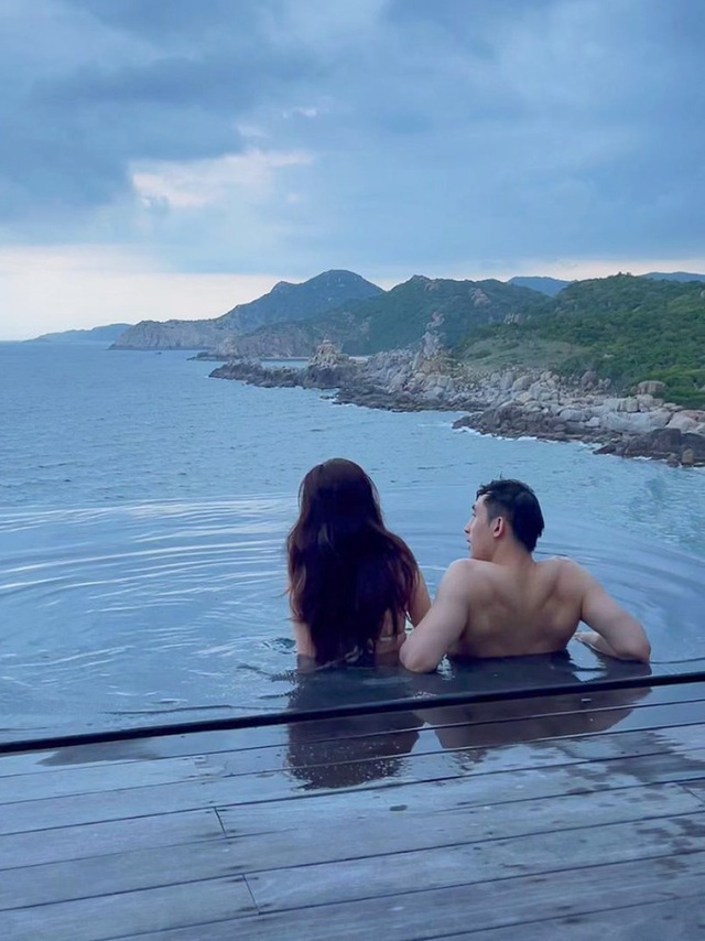Chồng thiếu gia của Midu khoe body vạm vỡ ở resort 6 sao trong kỳ trăng mật-3
