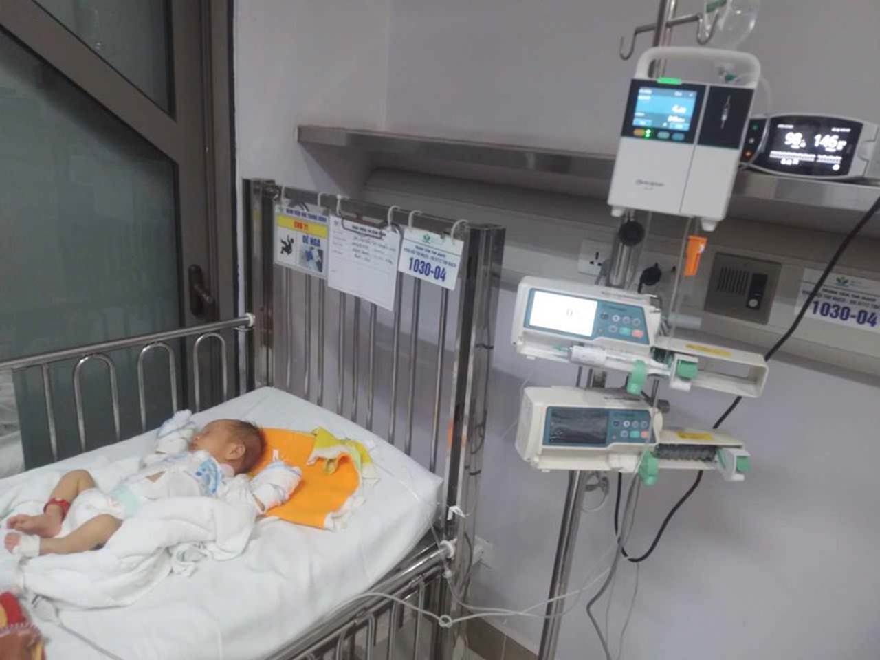 Thiếu nữ 16 tuổi sinh con mắc bệnh hiểm nghèo mong được giúp đỡ-3