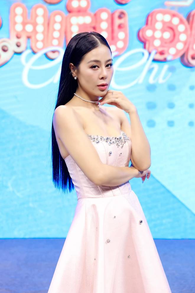 Kiều nữ làng hài Nam Thư từng phải xin lỗi vì ôm ấp bạn diễn đã có vợ, bị hỏi đang làm vợ bé hả-2