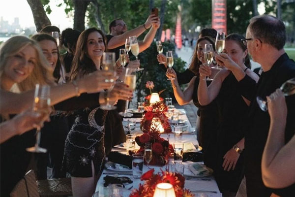 Cuộc đời tỷ phú phá sản vì tiêu xài hoang phí, nghiện phẫu thuật thẩm mỹ-7