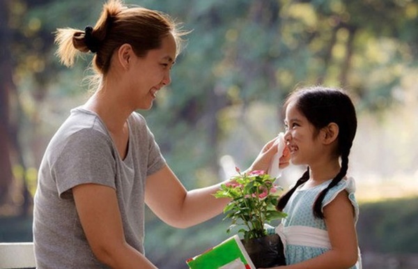 Cha mẹ tuyệt đối không dùng những lời này để khen trẻ bởi chúng rất độc hại-2