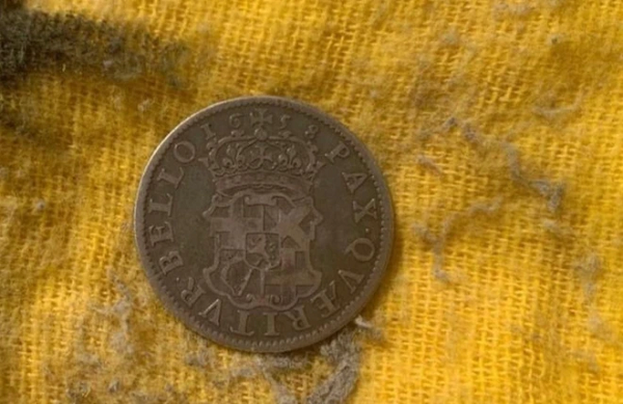 Cải tạo quán rượu, người đàn ông đụng” trúng kho báu cổ 350 năm tuổi-6