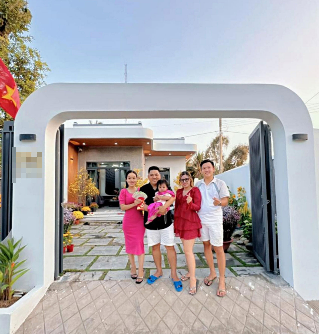 Cô gái miền Tây thành TikToker nổi tiếng, góp tiền xây nhà báo hiếu mẹ cha-4