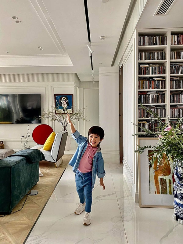 Vợ Tùng Dương hiếm hoi xuất hiện công khai bên chồng, căn nhà đang ở không quái như nhiều người vẫn tưởng-17