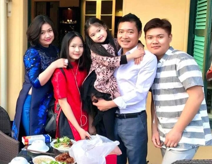 Hôn nhân viên mãn của danh thủ bóng đá tham gia Anh trai vượt ngàn chông gai-3