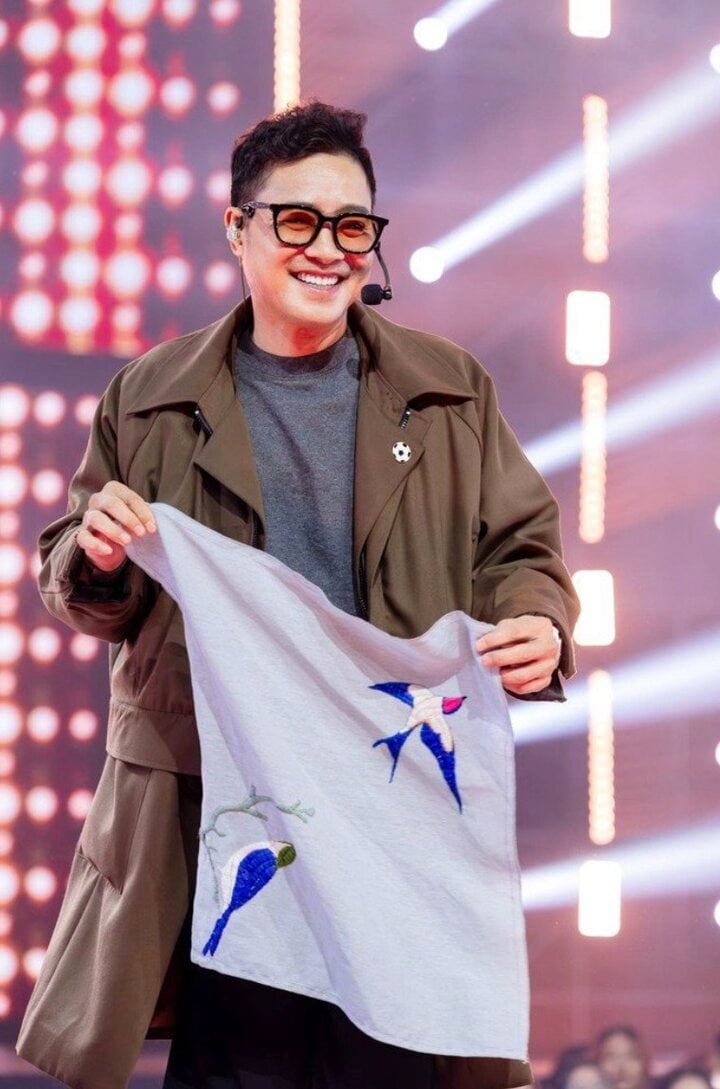 Hôn nhân viên mãn của danh thủ bóng đá tham gia Anh trai vượt ngàn chông gai-1