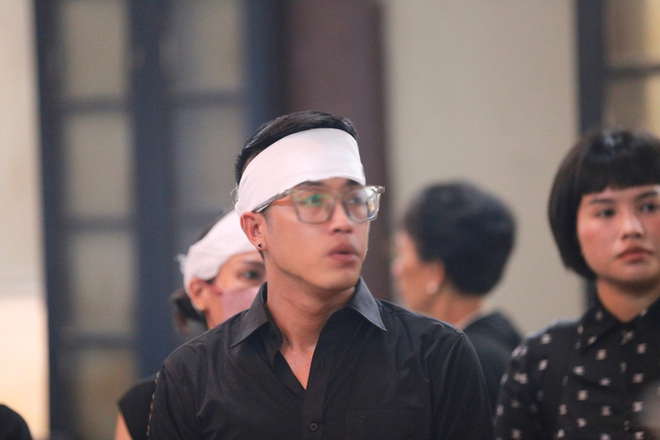 Gia đình, bạn bè khóc nghẹn trong đám tang của cô gái trẻ bị bắn tử vong ở Hà Nội-8