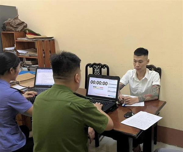 Triệt phá ổ nhóm mua, bán người dưới 16 tuổi-3