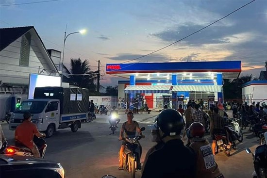 Từ mùi lạ trong bồn nước ở trạm xăng, tìm thấy thi thể nhân viên mất tích 3 ngày