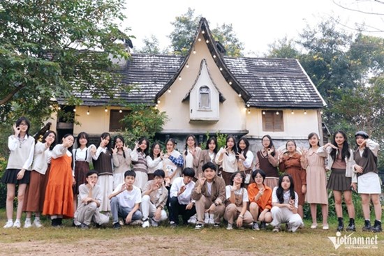 Trường có 4 thủ khoa kỳ thi vào lớp 10 Hà Nội, hơn 190 lượt học sinh đỗ chuyên