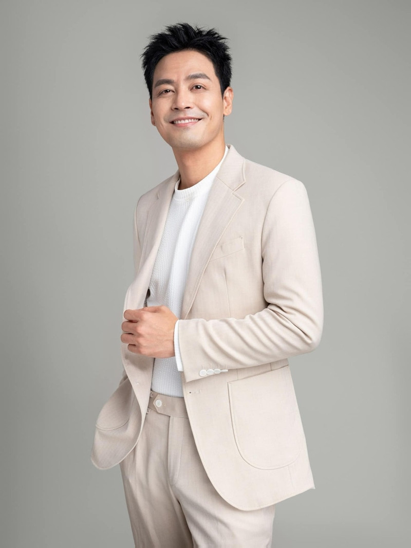 Từng cạo đầu xuất gia gieo duyên, MC Phan Anh giờ ra sao?-1