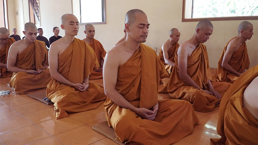 Từng cạo đầu xuất gia gieo duyên, MC Phan Anh giờ ra sao?-11