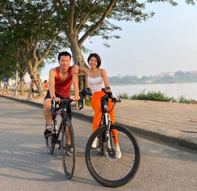 Cô gái Hà Nội khoe loạt clip lấy chồng nhà đối diện, dân mạng rần rần xin vía-5