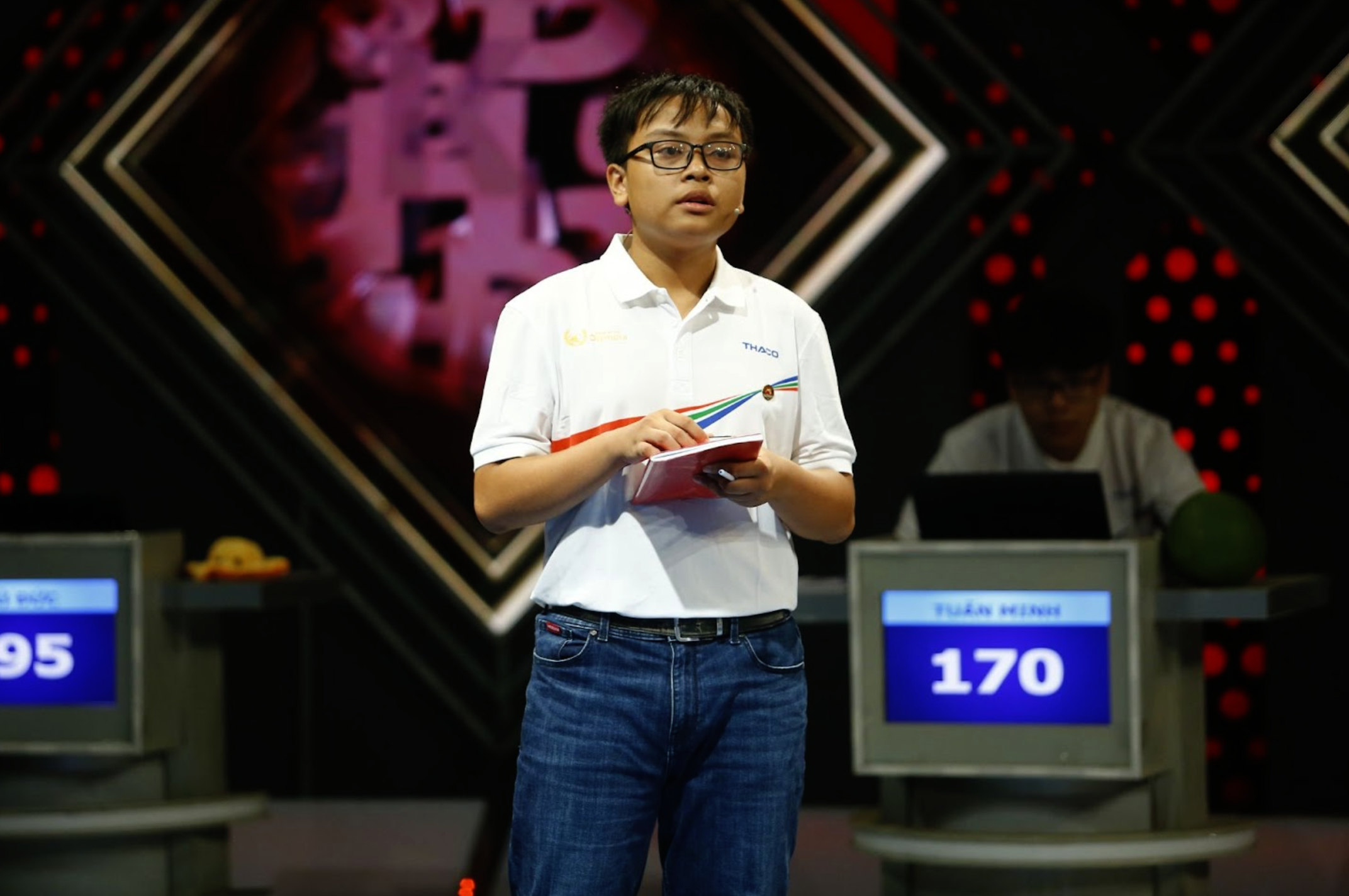 Màn về đích nghẹt thở của nam sinh Huế giành vé vào vòng chung kết Olympia 2024-3