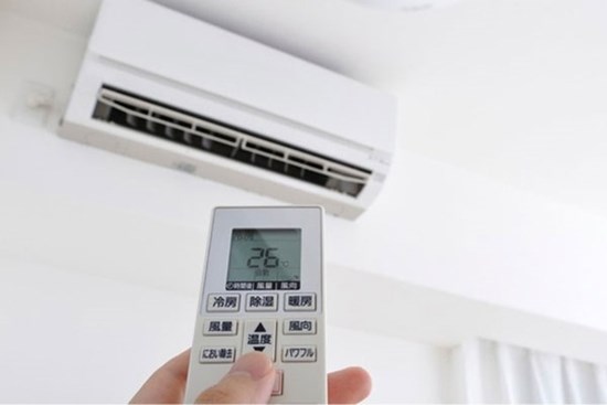 Dùng điều hòa cũng như tháng trước nhưng tiền điện lại có thể ‘tăng chóng mặt’, đâu là lí do ?
