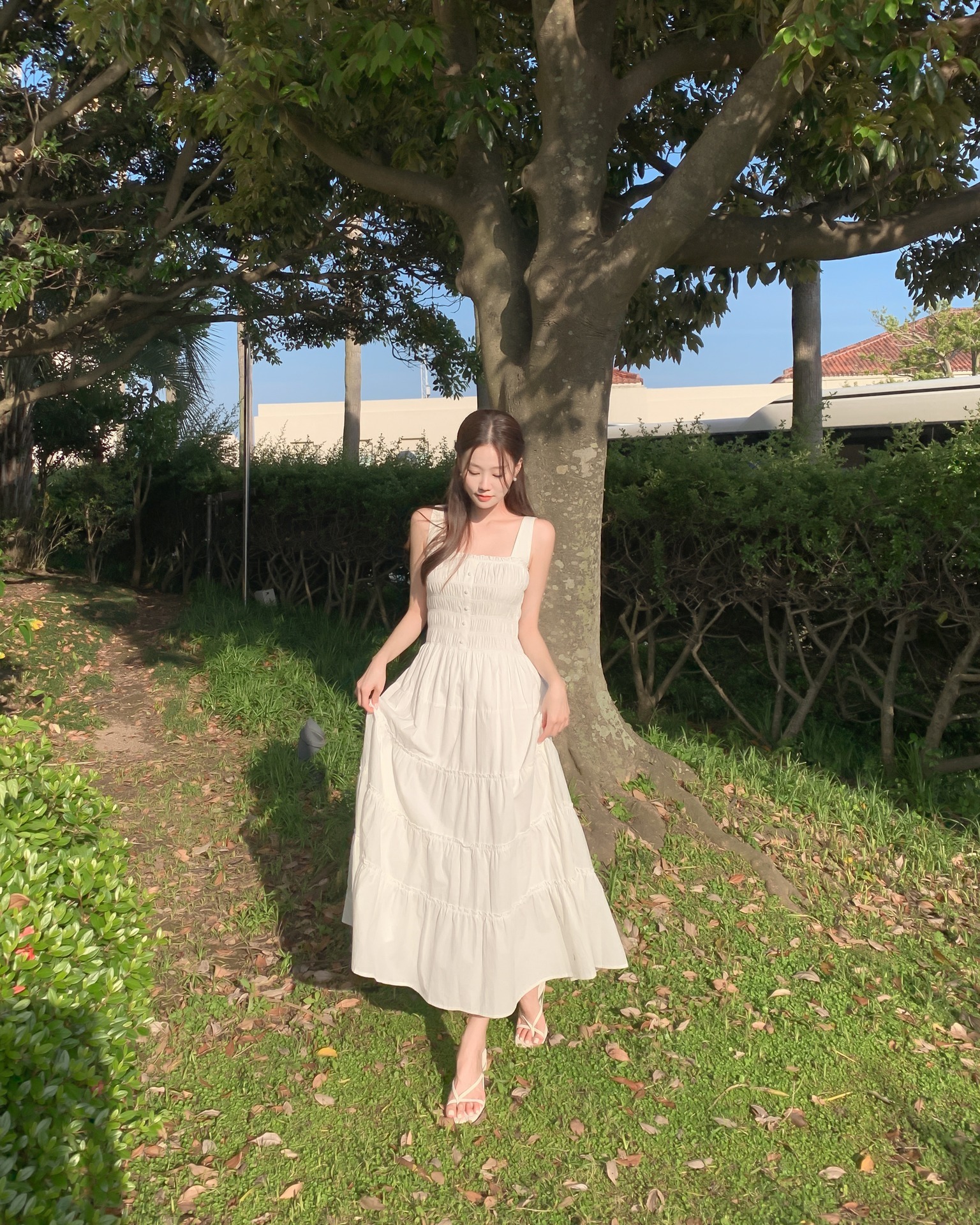 5 mẫu váy trẻ trung, nổi bật để mặc đi du lịch-3