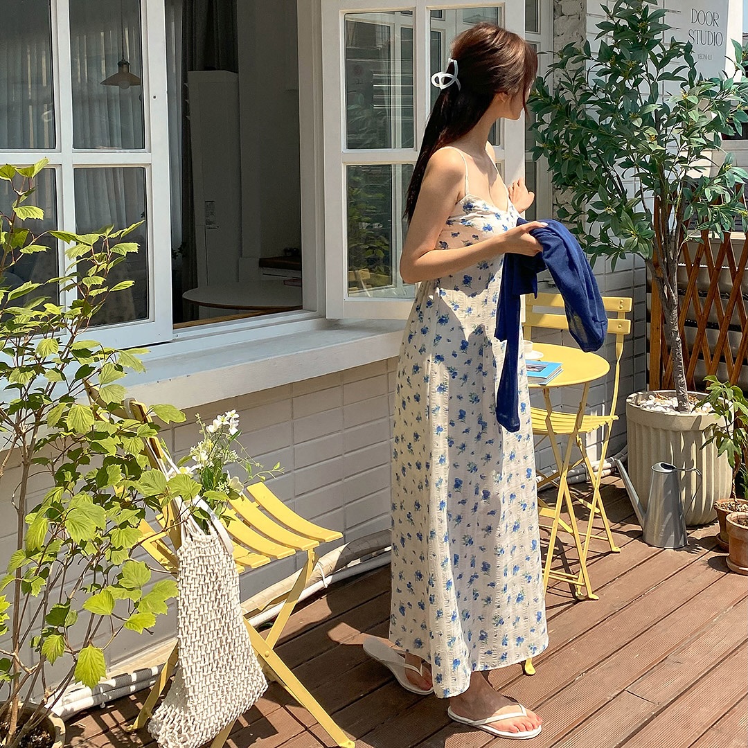 5 mẫu váy trẻ trung, nổi bật để mặc đi du lịch-6