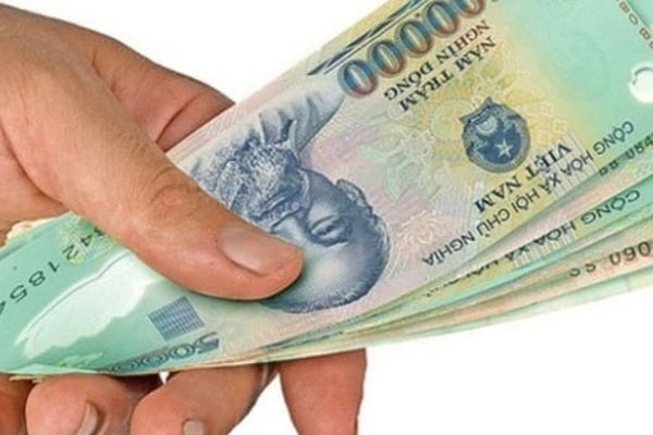 Nhờ chị hàng xóm độc thân tốt bụng chăm giúp chồng ốm và cái kết ngập nước mắt cho vợ trẻ cả tin-2