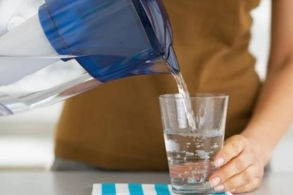 Nên dùng nước đun sôi để nguội trong bao lâu?-1