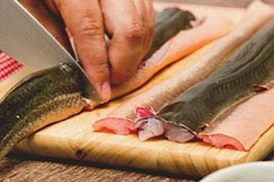 Vì sao nói “lươn không ăn đầu, ốc không ăn đuôi”?