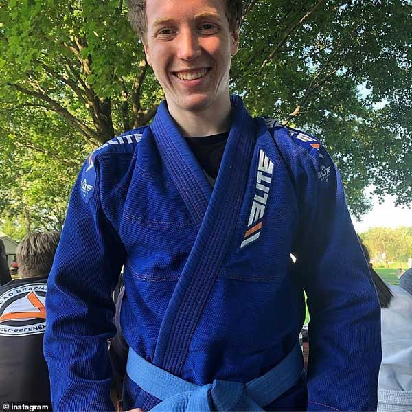 Giật điện thoại của thực khách trong quán ăn, tên trộm nhận cái kết bất ngờ-2