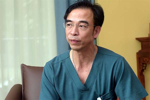 Từ 1/8, Bệnh viện Bạch Mai kéo dài thời gian khám đến 21h hằng ngày-2