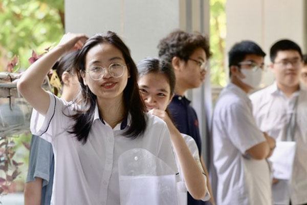 Điểm chuẩn trường Đại học Luật TP.HCM 4 năm gần đây thay đổi ra sao?-2