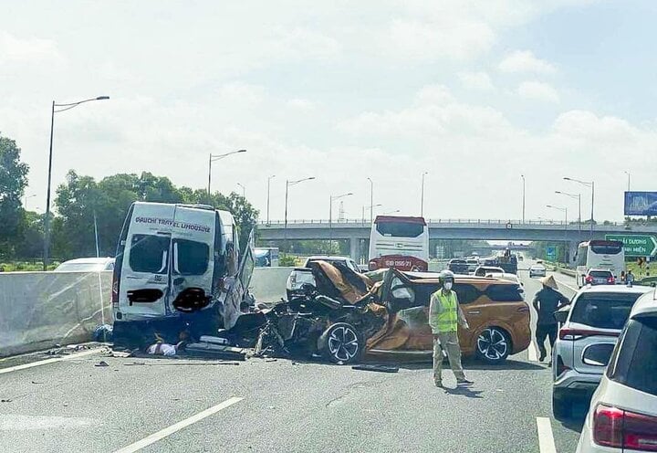 Tai nạn liên hoàn trên cao tốc Hà Nội - Hải Phòng, 8 người thương vong-1