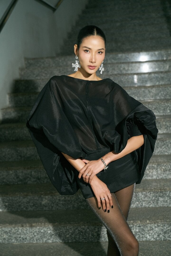 Á hậu Hoàng Thùy và những lần lời qua tiếng lại với đồng nghiệp-3