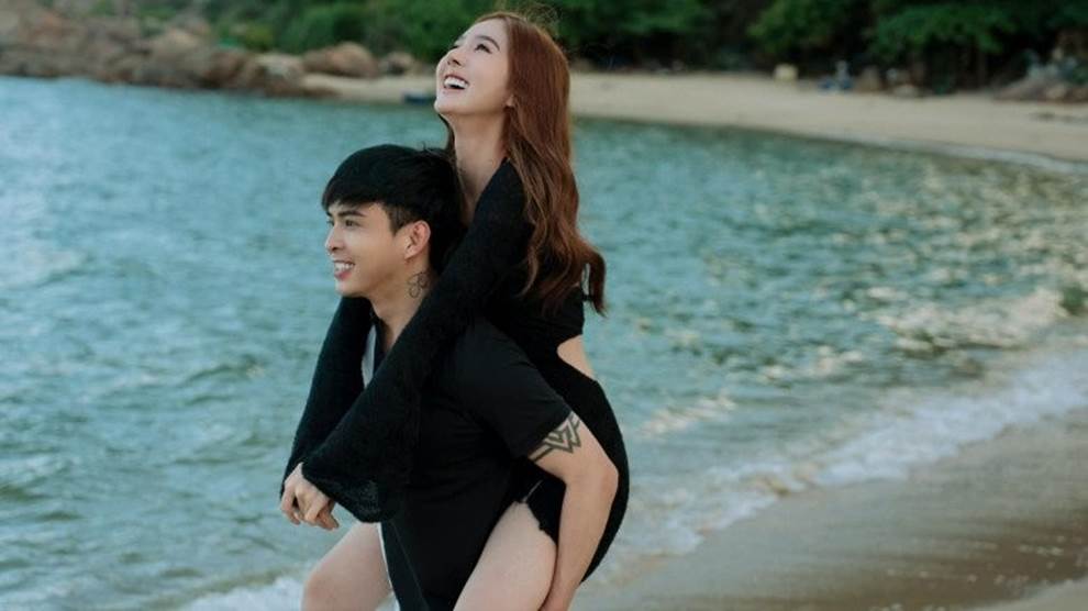 4 sao nam lấy vợ kém 17 tuổi: Ai cũng giàu sụ, có người còn là đạo diễn nghìn tỷ-14